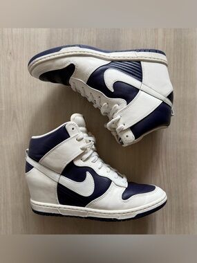 Nike Dunk Sky High Womens Sz 9.5  US Purple Athletic Shoes Sneakers 528899-500